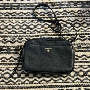 Micheal Kors cross body